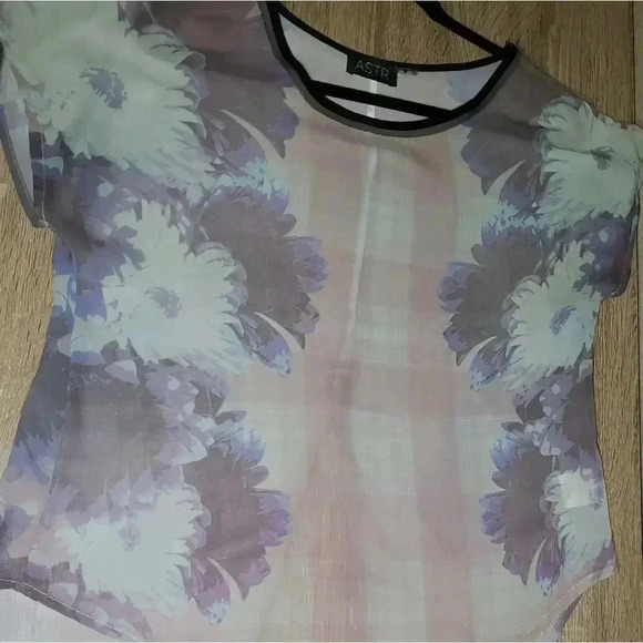 ASTR Semi Sheer Floral Plaid Print Top Blouse Size M - Picture 3 of 7